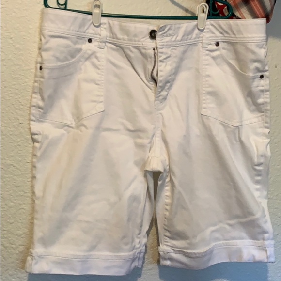 Shorts - Picture 1 of 3
